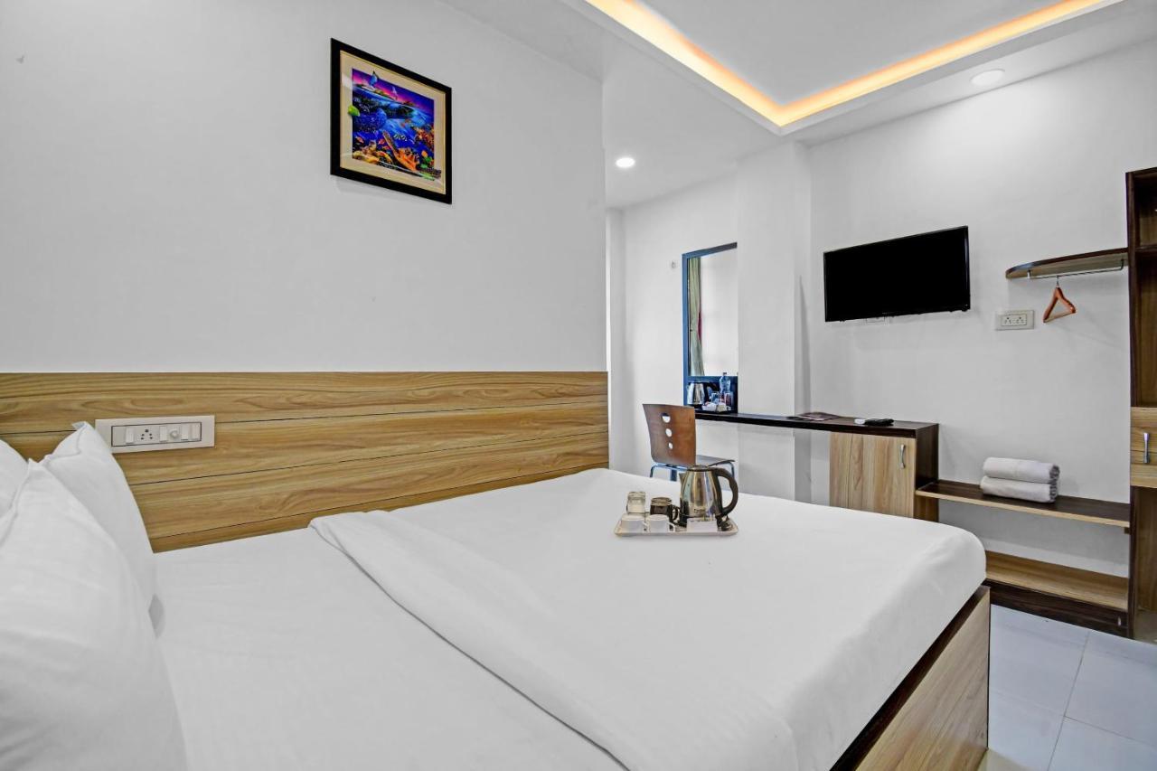 Oyo Townhouse 779 Gods County Hotel Tarapith Eksteriør billede
