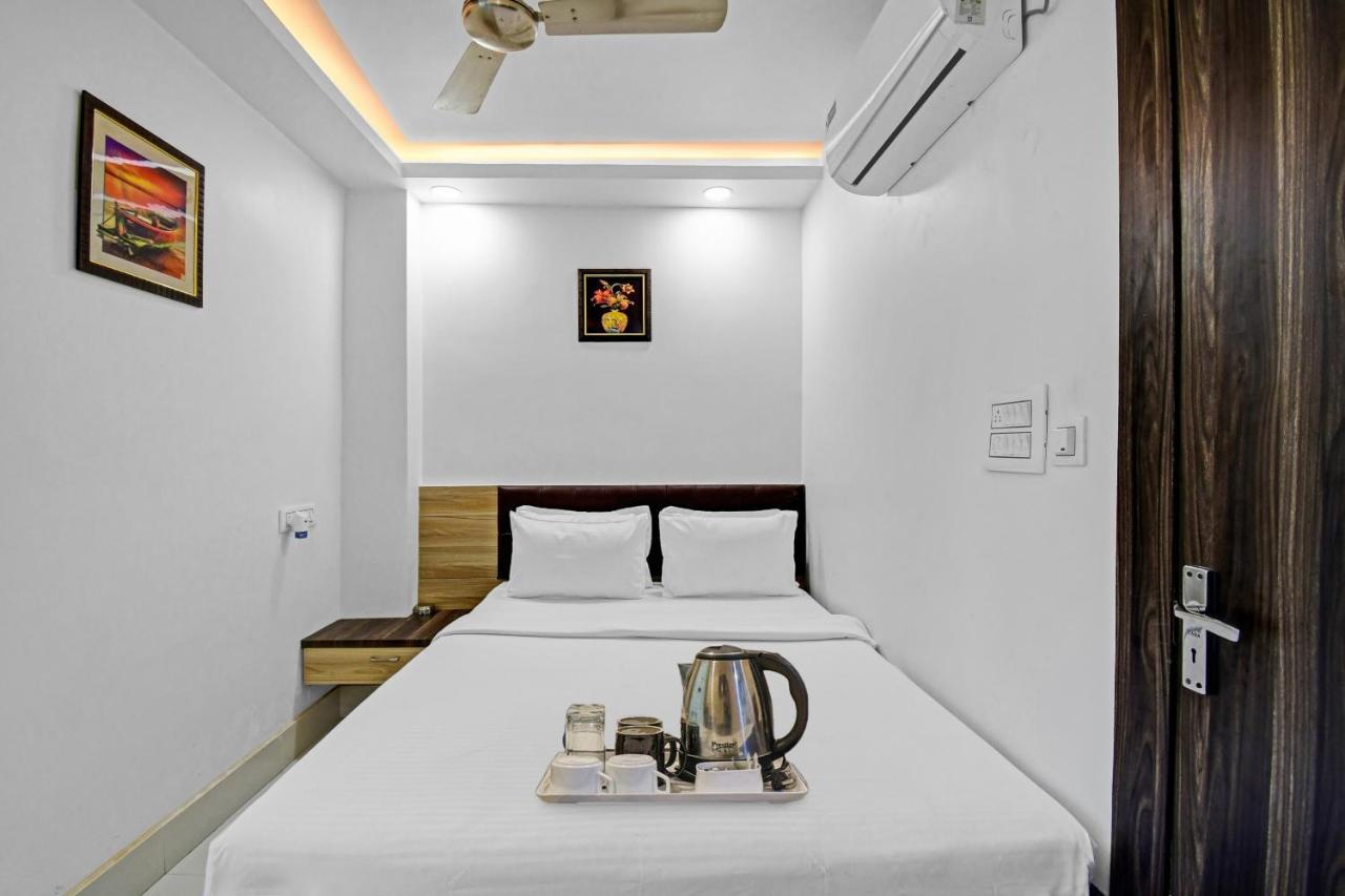 Oyo Townhouse 779 Gods County Hotel Tarapith Eksteriør billede