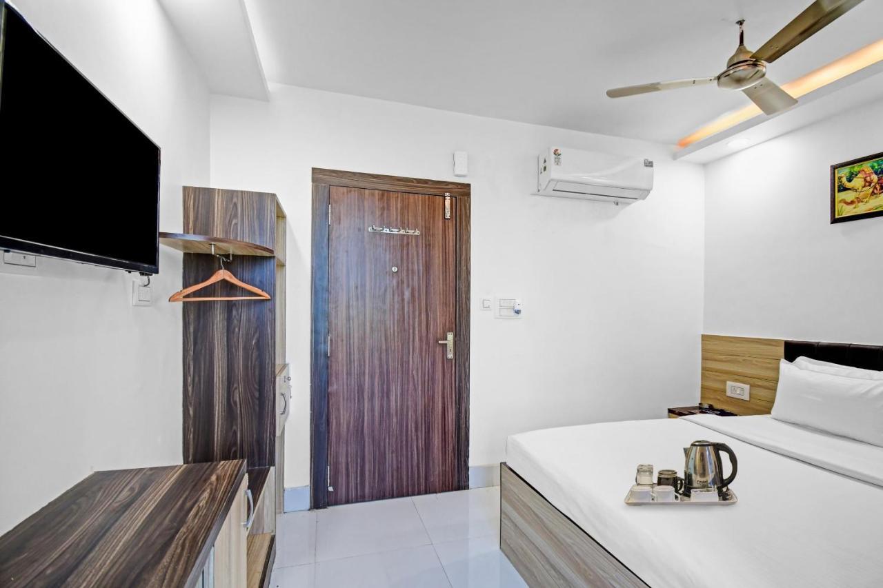 Oyo Townhouse 779 Gods County Hotel Tarapith Eksteriør billede