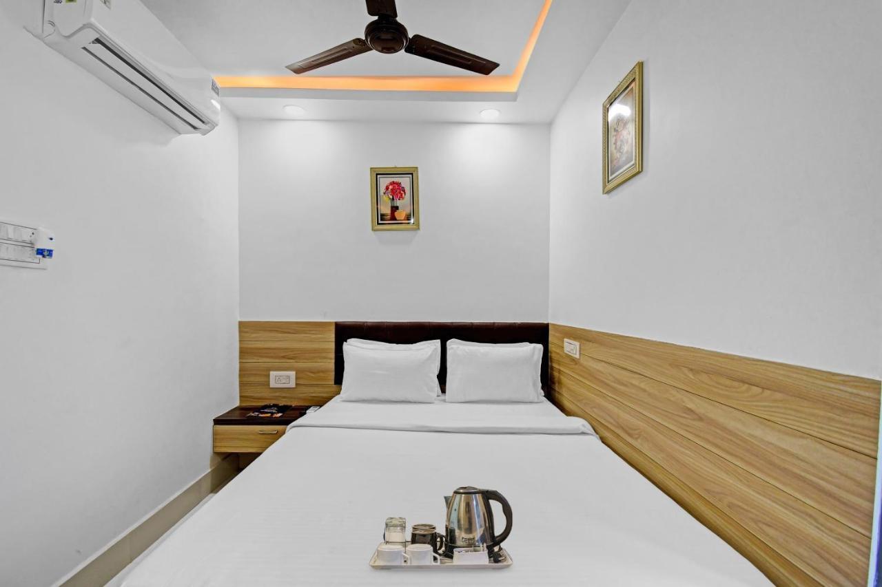 Oyo Townhouse 779 Gods County Hotel Tarapith Eksteriør billede