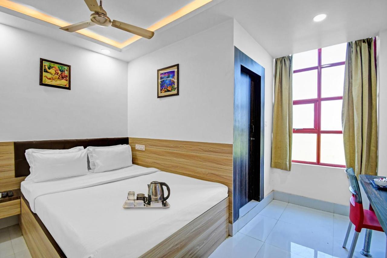Oyo Townhouse 779 Gods County Hotel Tarapith Eksteriør billede