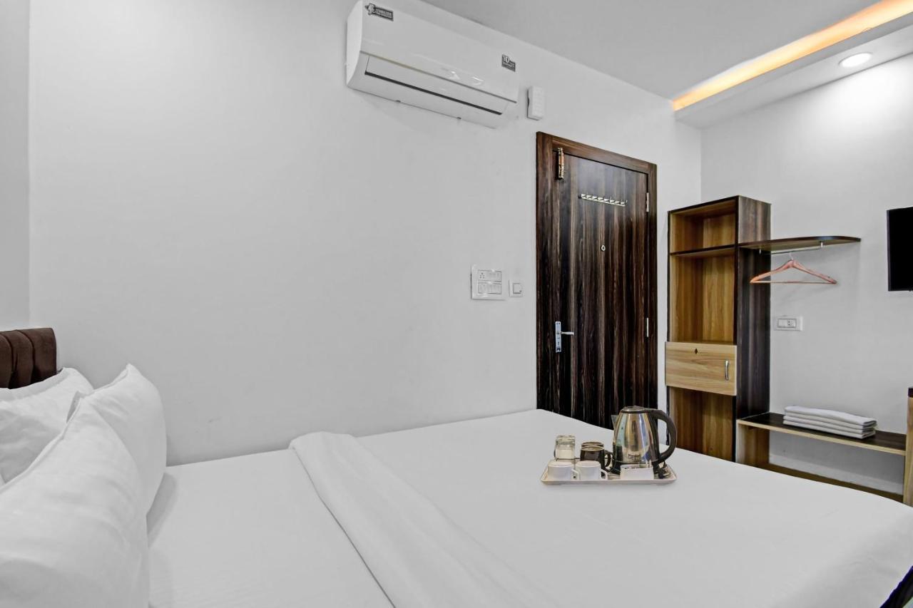 Oyo Townhouse 779 Gods County Hotel Tarapith Eksteriør billede