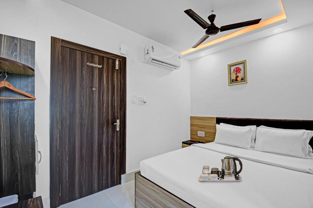 Oyo Townhouse 779 Gods County Hotel Tarapith Eksteriør billede