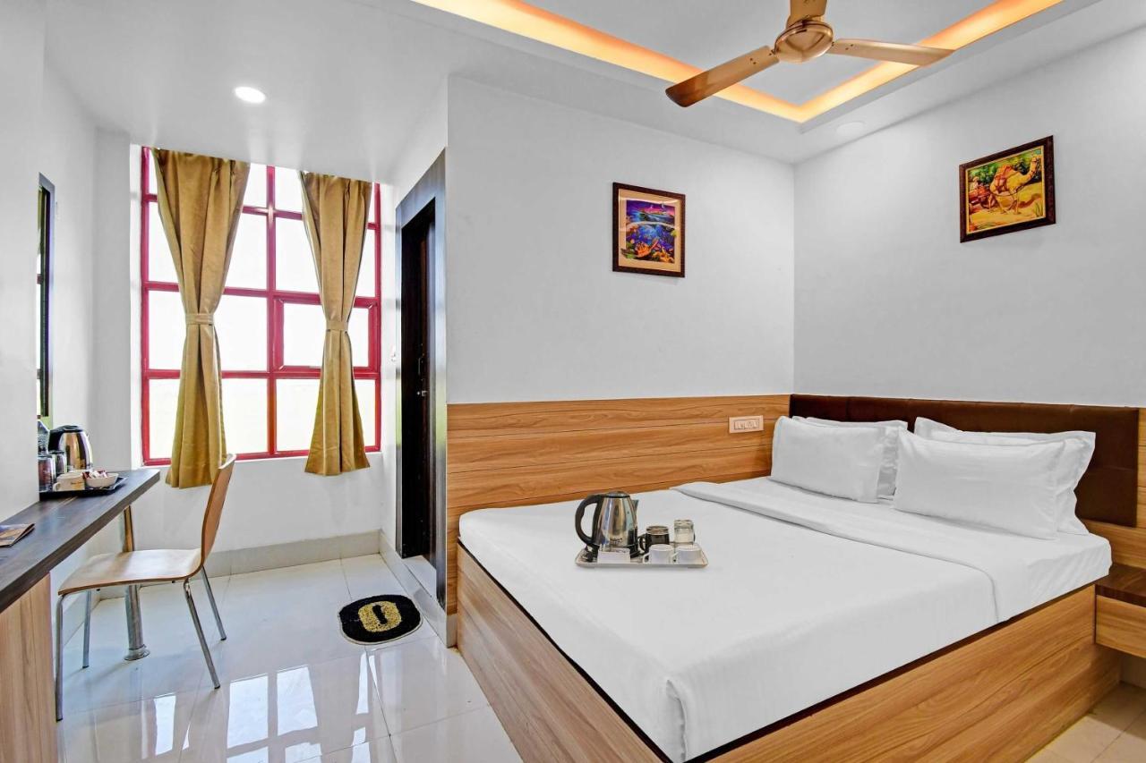 Oyo Townhouse 779 Gods County Hotel Tarapith Eksteriør billede
