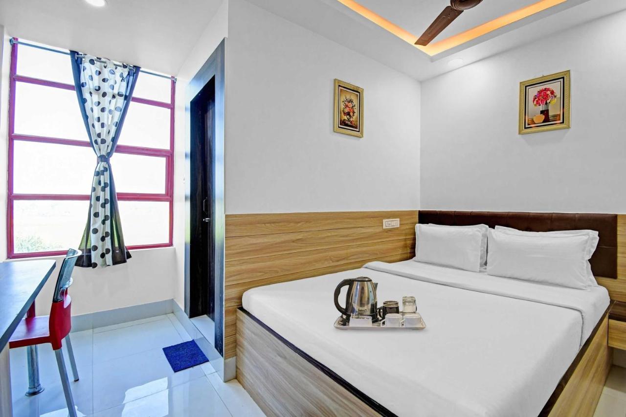 Oyo Townhouse 779 Gods County Hotel Tarapith Eksteriør billede