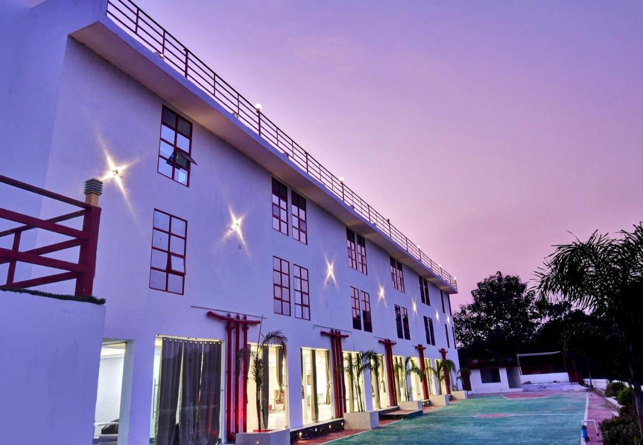 Oyo Townhouse 779 Gods County Hotel Tarapith Eksteriør billede