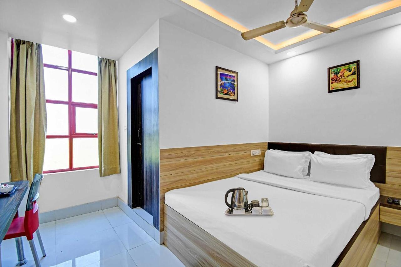 Oyo Townhouse 779 Gods County Hotel Tarapith Eksteriør billede