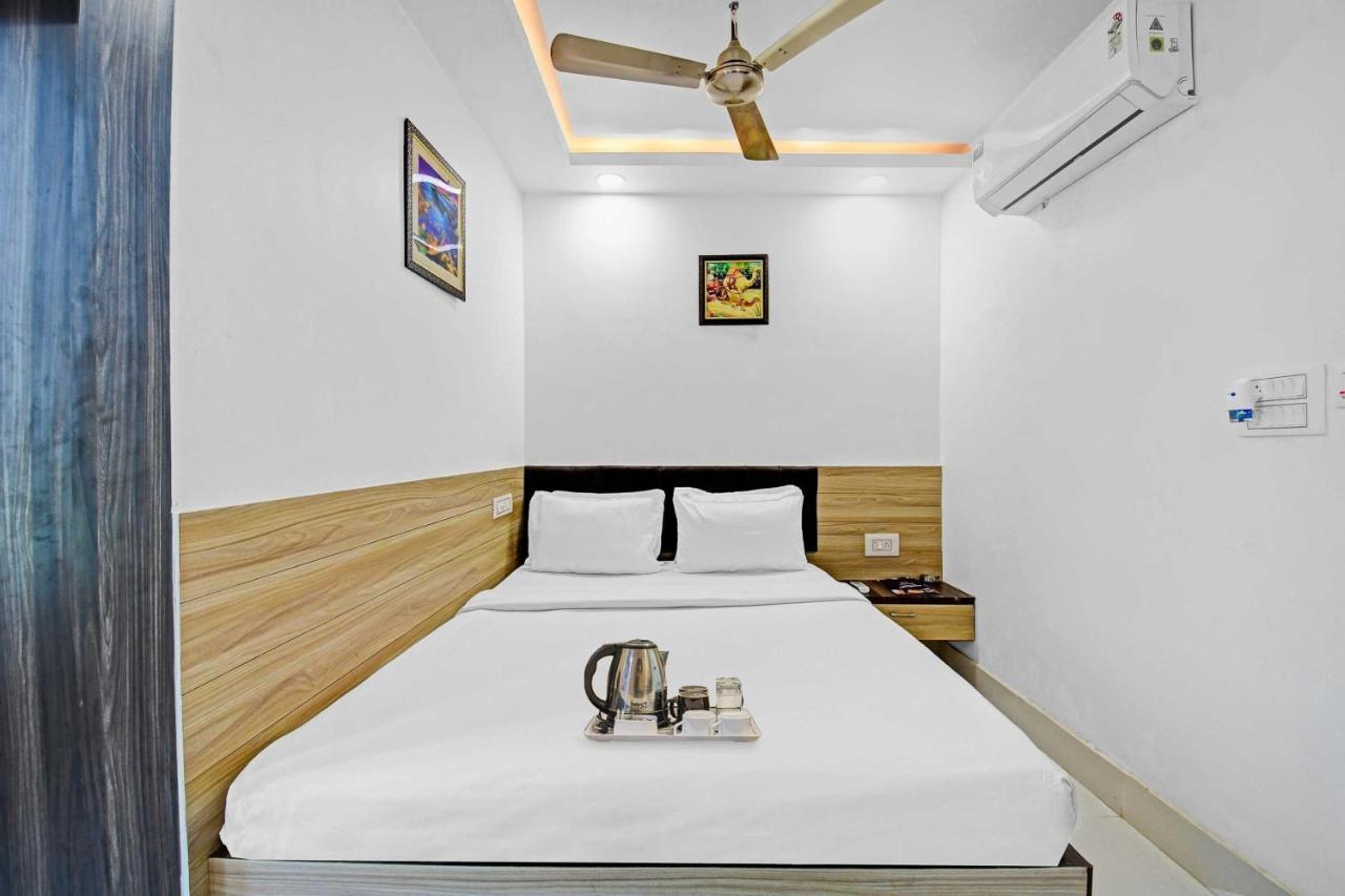 Oyo Townhouse 779 Gods County Hotel Tarapith Eksteriør billede