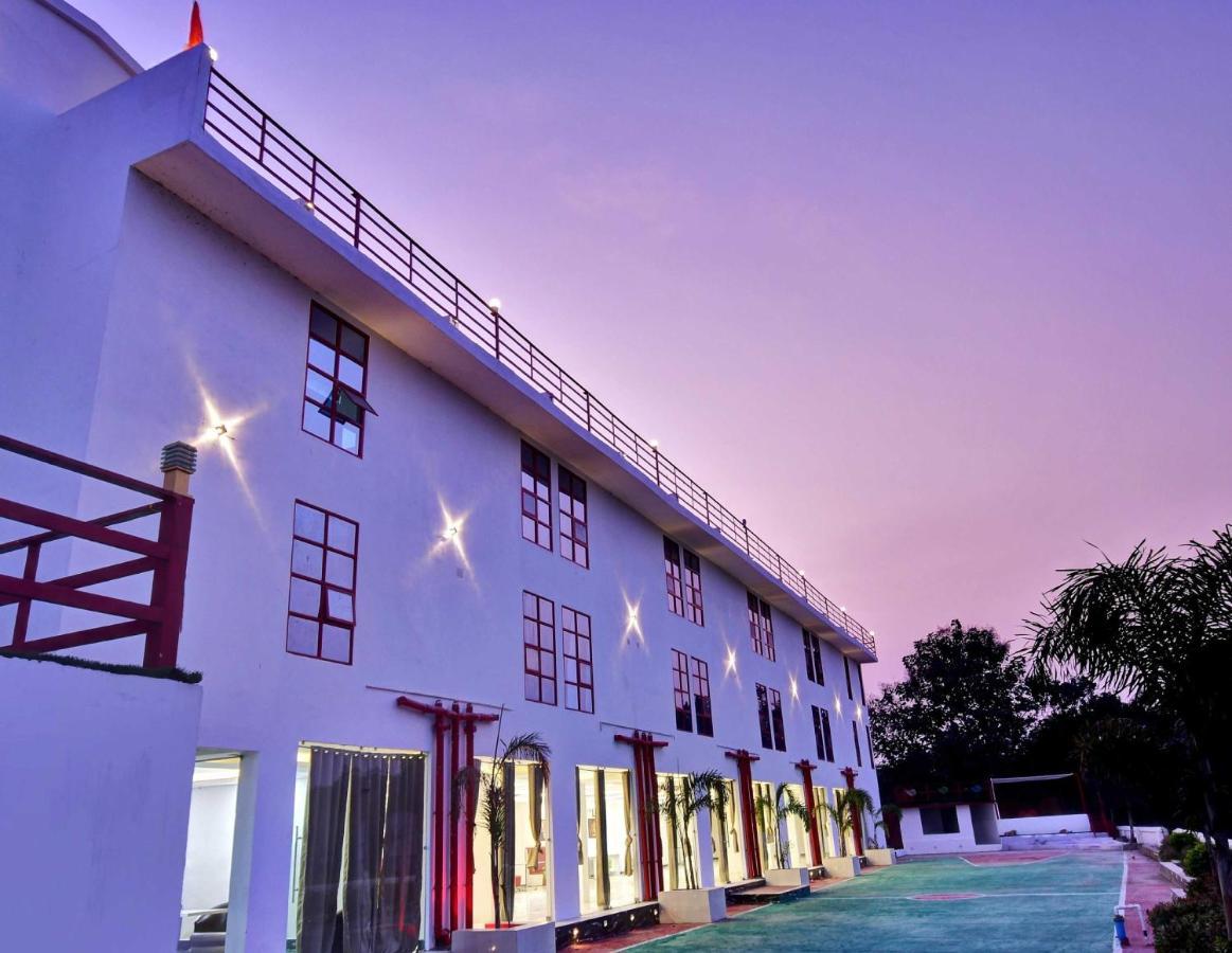 Oyo Townhouse 779 Gods County Hotel Tarapith Eksteriør billede