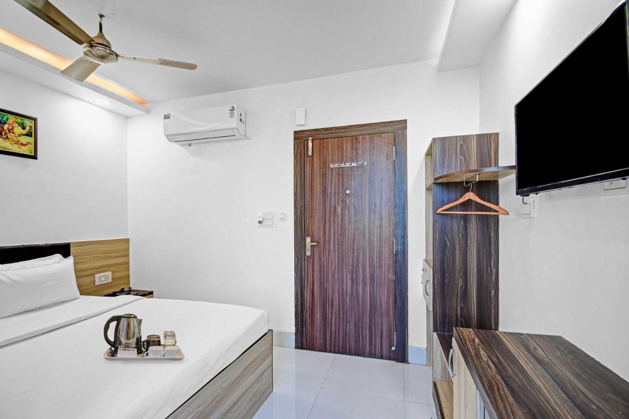 Oyo Townhouse 779 Gods County Hotel Tarapith Eksteriør billede
